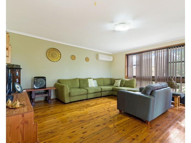 7 Etna Place, Bossley Park NSW 2176