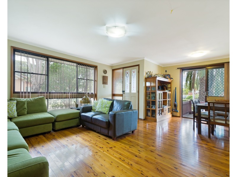 7 Etna Place, Bossley Park NSW 2176