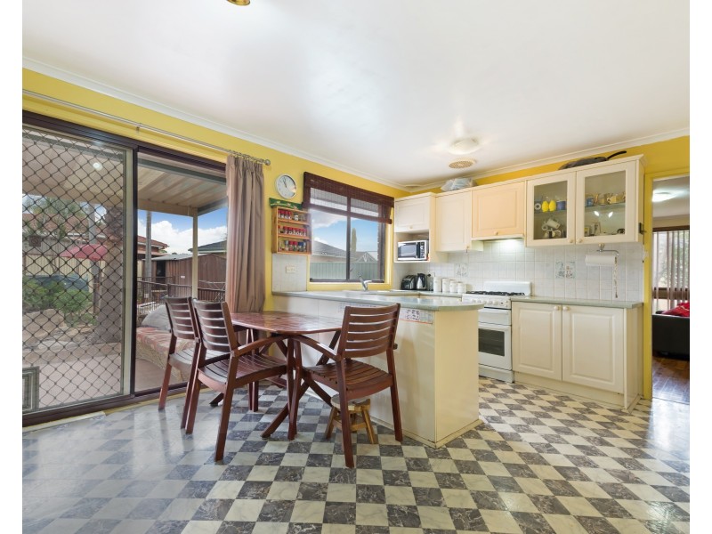 7 Etna Place, Bossley Park NSW 2176