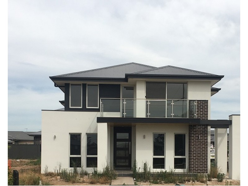 7 Sawsedge Avenue, Denham Court NSW 2565