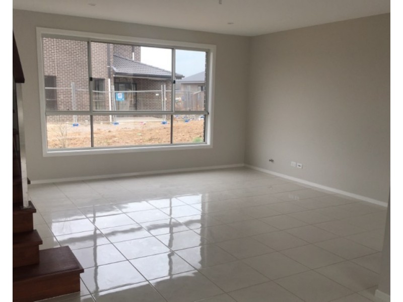 7 Sawsedge Avenue, Denham Court NSW 2565