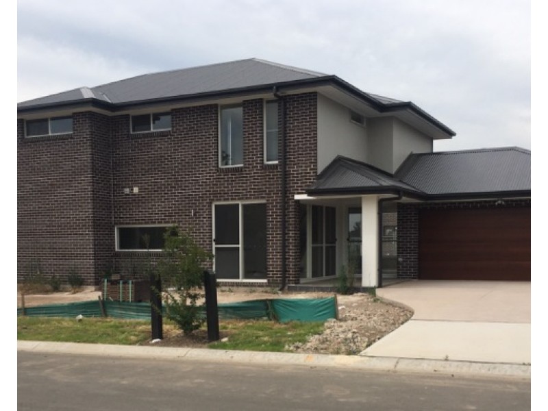 7 Sawsedge Avenue, Denham Court NSW 2565