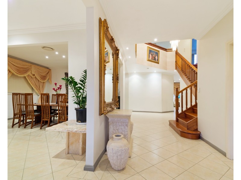 5 Bellerive Close, West Hoxton NSW 2171