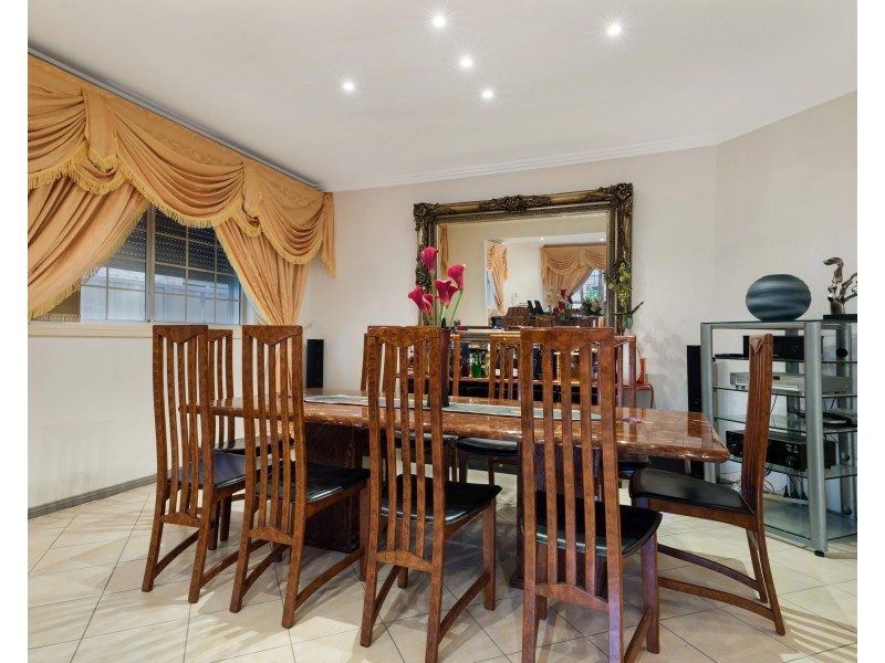 5 Bellerive Close, West Hoxton NSW 2171