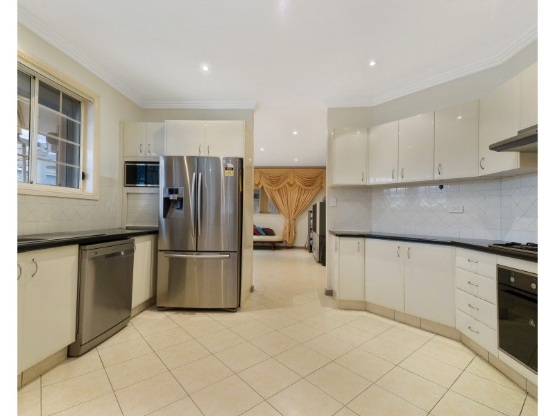 5 Bellerive Close, West Hoxton NSW 2171