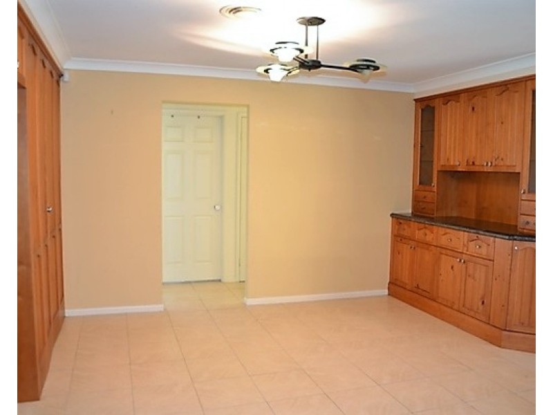 1 Sandalwood Close, Casula NSW 2170