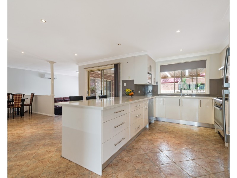 21 Weston Place, West Hoxton NSW 2171