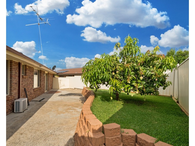 21 Weston Place, West Hoxton NSW 2171