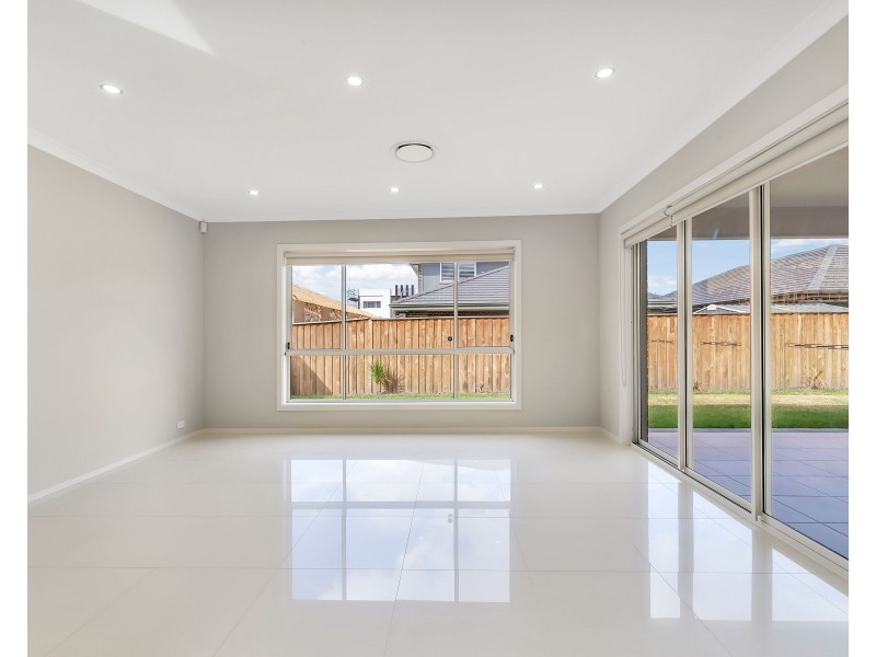 9 Crossley Avenue, Carnes Hill NSW 2171