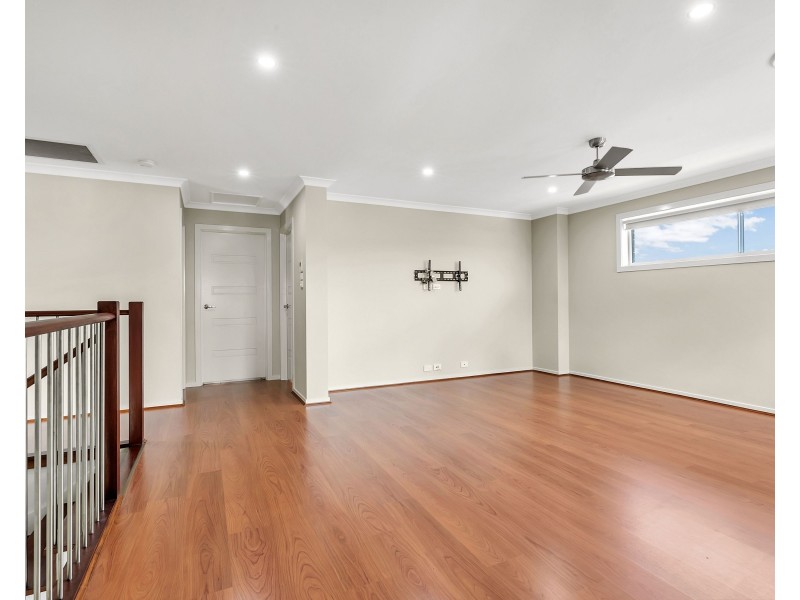 9 Crossley Avenue, Carnes Hill NSW 2171
