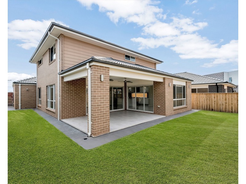 9 Crossley Avenue, Carnes Hill NSW 2171