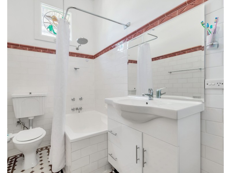 28 Canberra Avenue, Casula NSW 2170