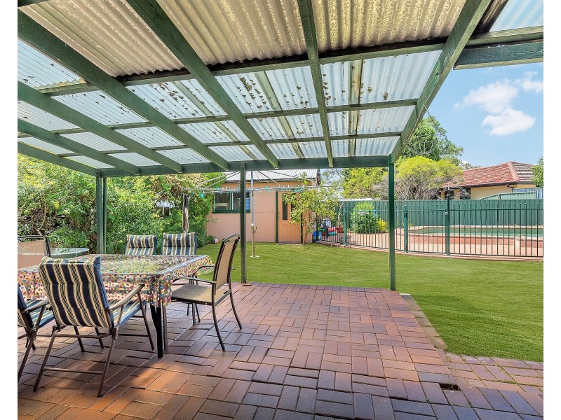 28 Canberra Avenue, Casula NSW 2170