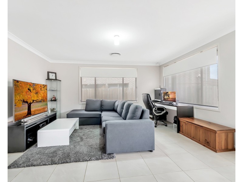 40 Diamond Hill Circuit, Edmondson Park NSW 2174