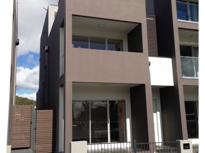 32 Potts Lane, Potts Hill NSW 2143