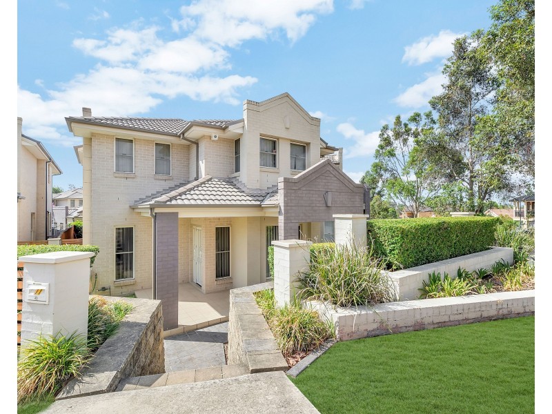 11 Wainewright Avenue, West Hoxton NSW 2171