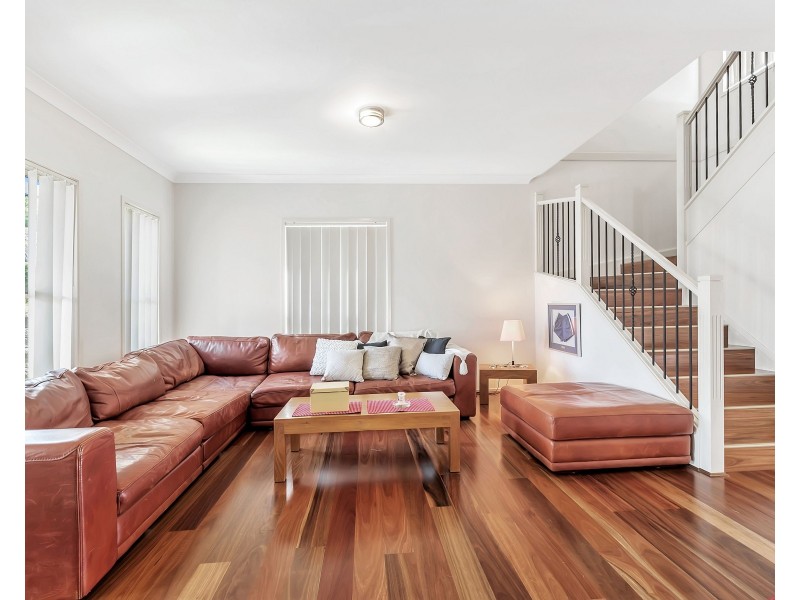 11 Wainewright Avenue, West Hoxton NSW 2171