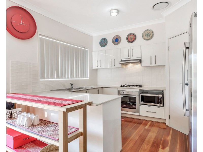 11 Wainewright Avenue, West Hoxton NSW 2171