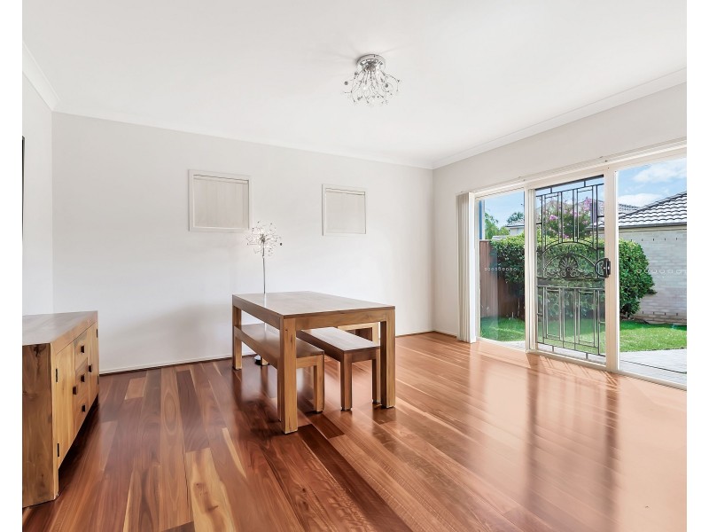 11 Wainewright Avenue, West Hoxton NSW 2171