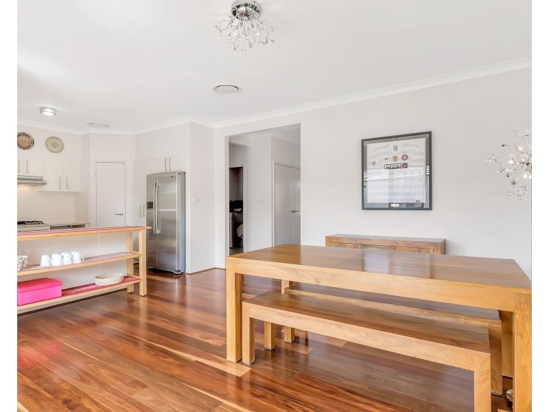11 Wainewright Avenue, West Hoxton NSW 2171