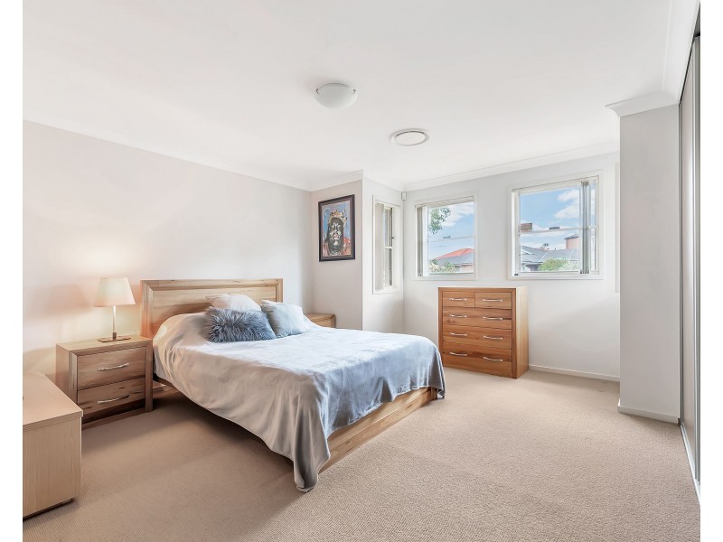 11 Wainewright Avenue, West Hoxton NSW 2171