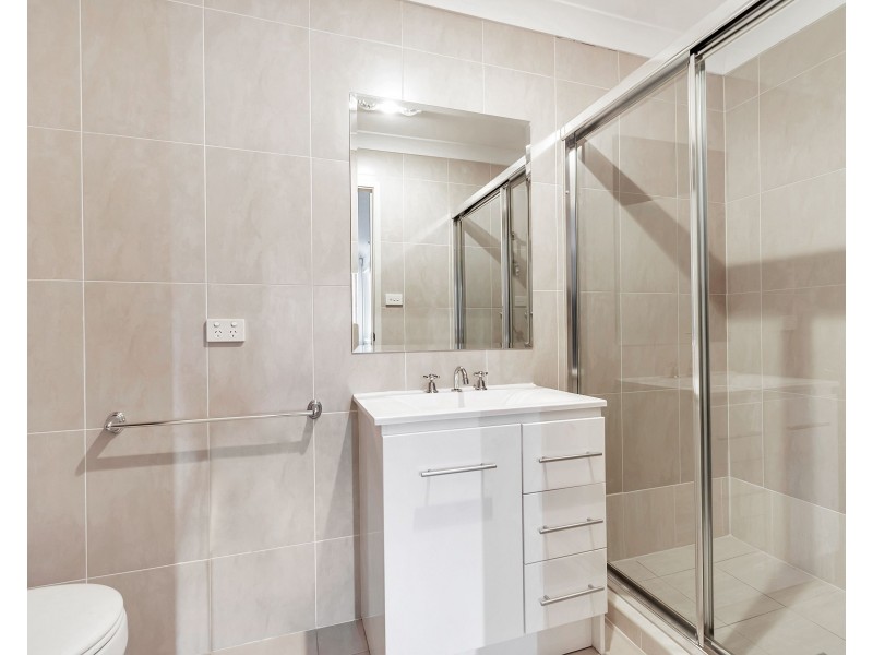11 Wainewright Avenue, West Hoxton NSW 2171