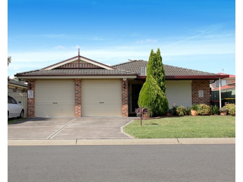 8 Gilgandra Road, Hoxton Park NSW 2171