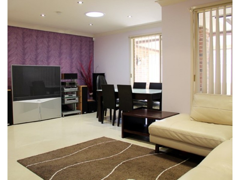 8 Gilgandra Road, Hoxton Park NSW 2171