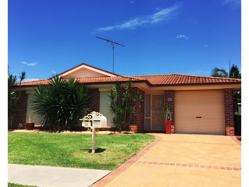 35 Merriwa Avenue, Hoxton Park NSW 2171