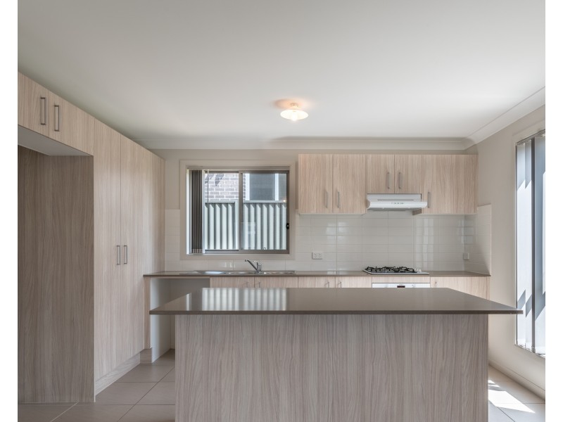 8 Kingsford Smith Avenue, Middleton Grange NSW 2171