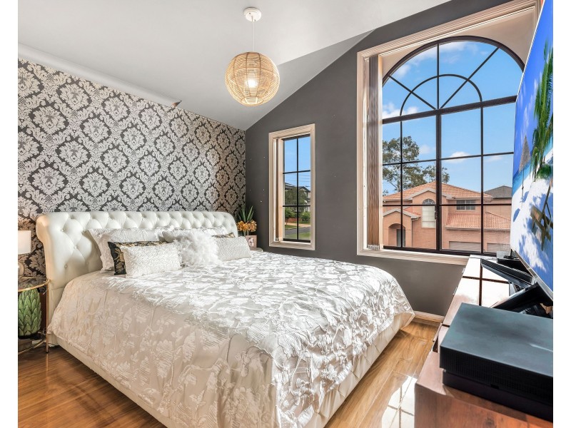 28 Mathinna Circuit, West Hoxton NSW 2171