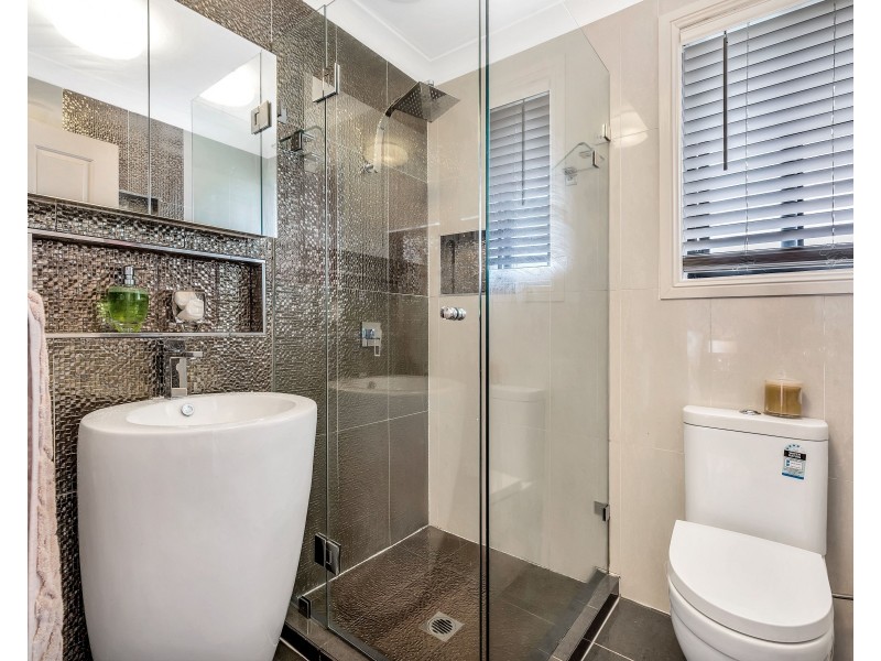 28 Mathinna Circuit, West Hoxton NSW 2171