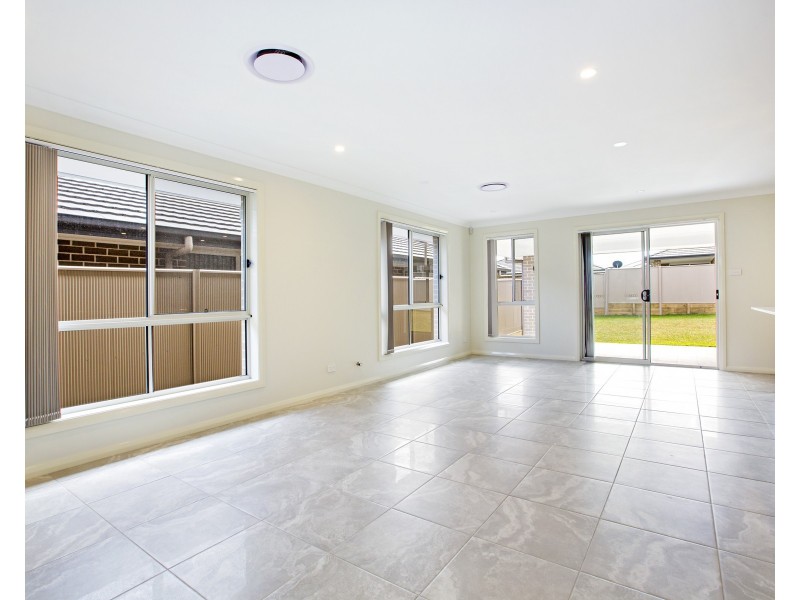 5 Pekin Street, Spring Farm NSW 2570