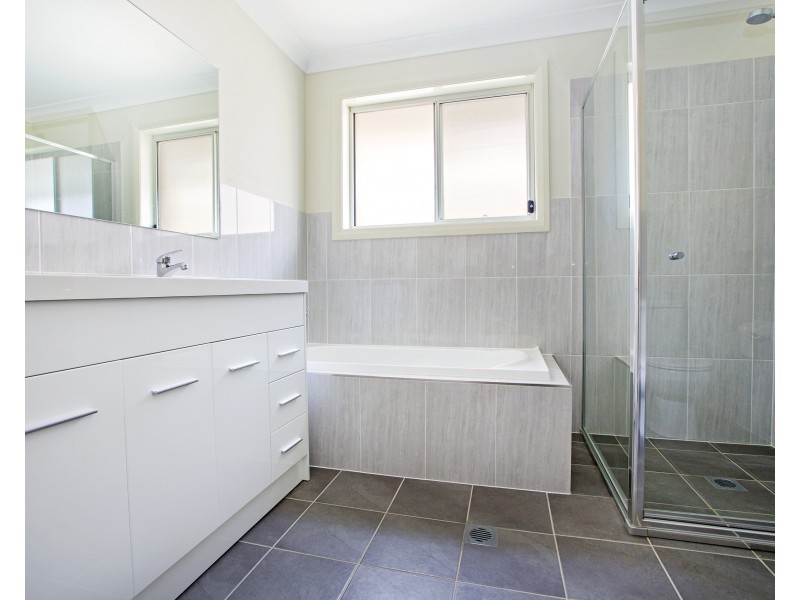 5 Pekin Street, Spring Farm NSW 2570