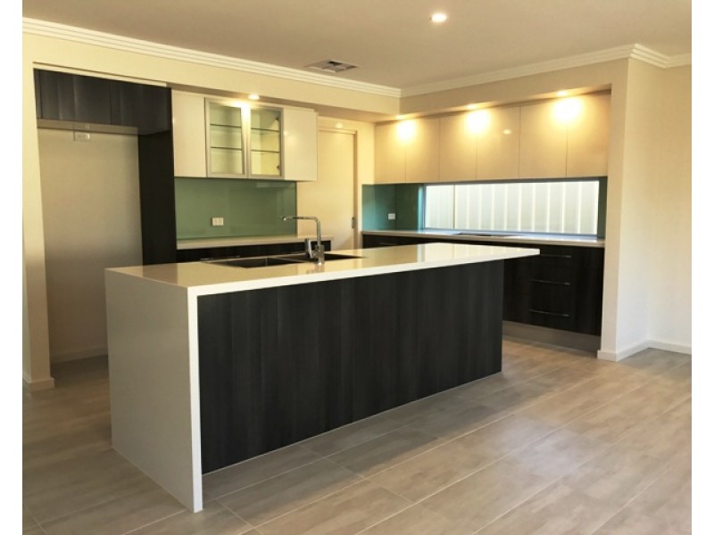 27 First Avenue, Hoxton Park NSW 2171