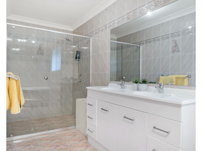 2 Carlton Road, Cecil Hills NSW 2171