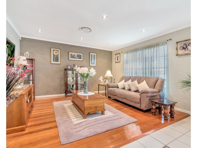 30 Carmichael Drive, West Hoxton NSW 2171
