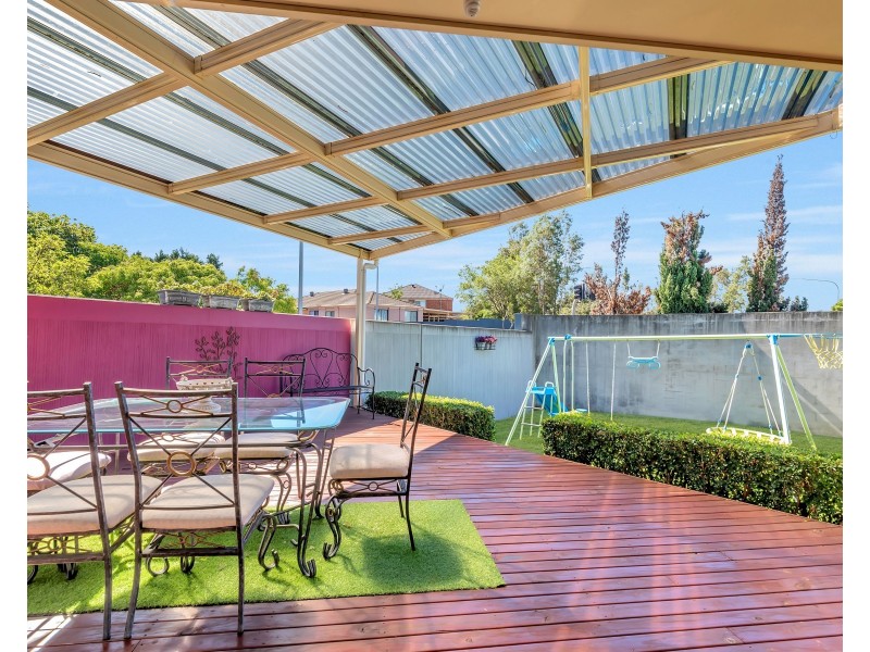 14 Ridgeway Close, West Hoxton NSW 2171