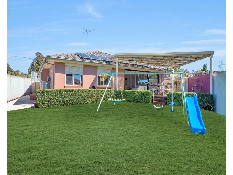 14 Ridgeway Close, West Hoxton NSW 2171