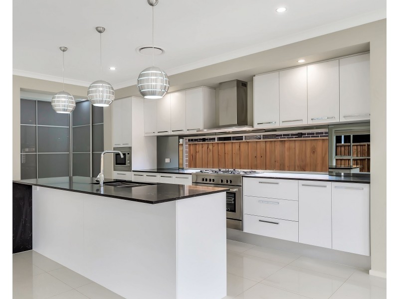 9 Crossley Avenue, Carnes Hill NSW 2171