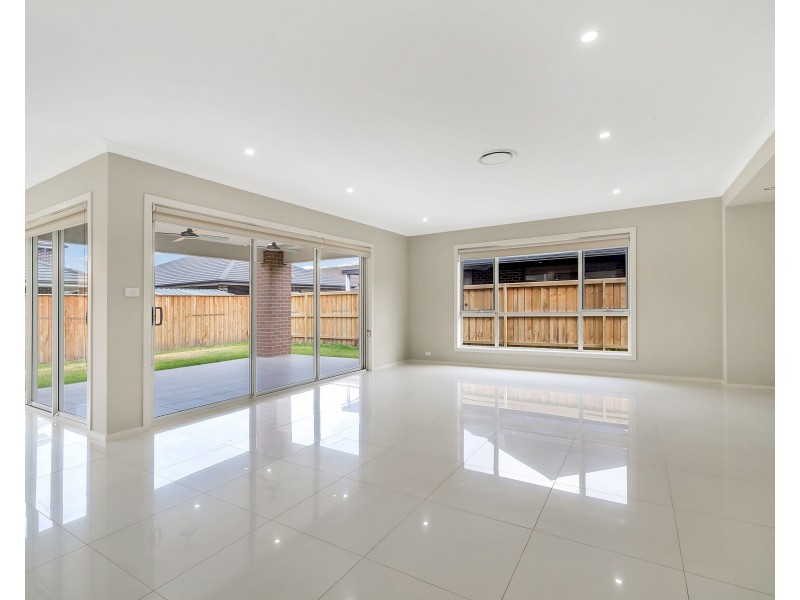 9 Crossley Avenue, Carnes Hill NSW 2171