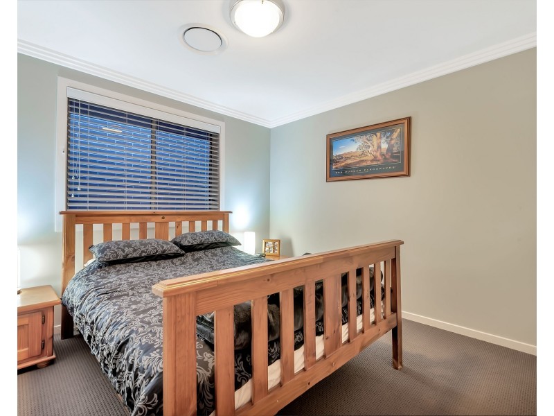 155 Middleton Drive, Middleton Grange NSW 2171