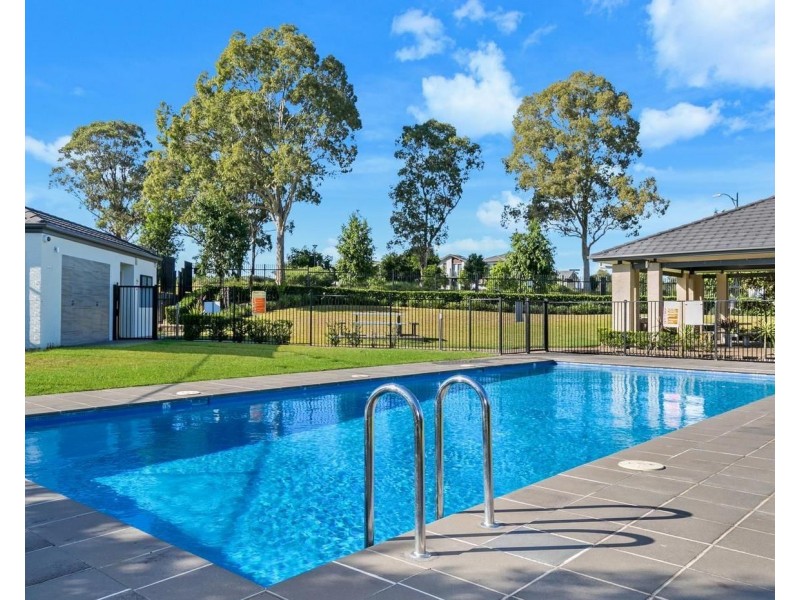 155 Middleton Drive, Middleton Grange NSW 2171