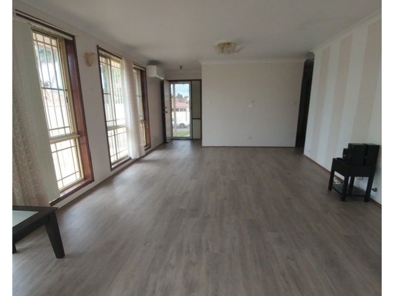 3 Sea Eagle Crecent, Green Valley NSW 2168