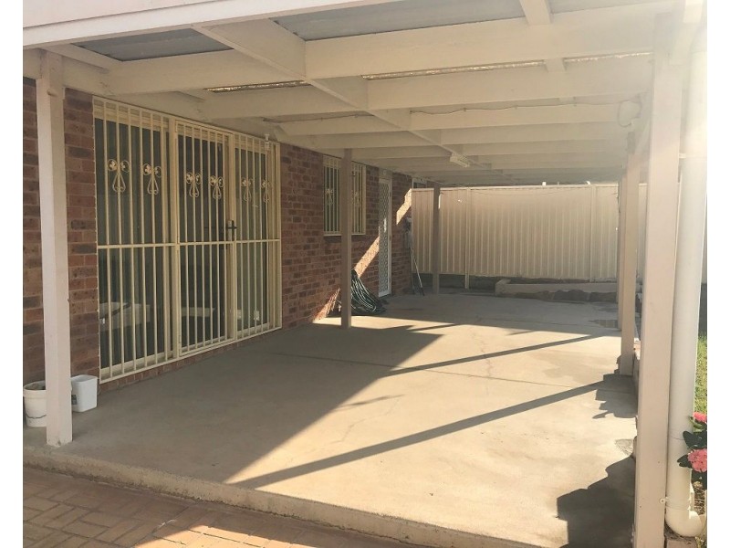 3 Sea Eagle Crecent, Green Valley NSW 2168