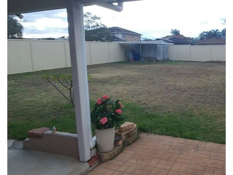 3 Sea Eagle Crecent, Green Valley NSW 2168