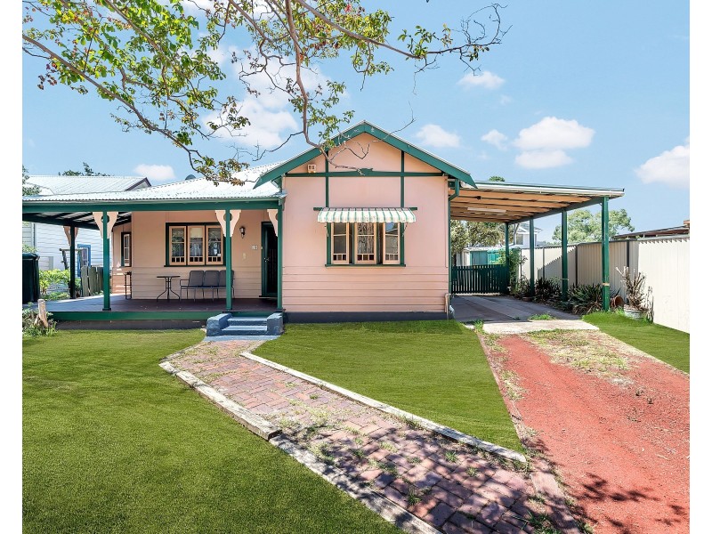 28 Canberra Avenue, Casula NSW 2170