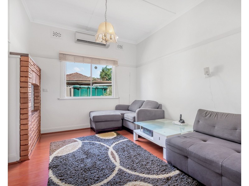 28 Canberra Avenue, Casula NSW 2170