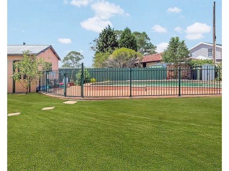 28 Canberra Avenue, Casula NSW 2170