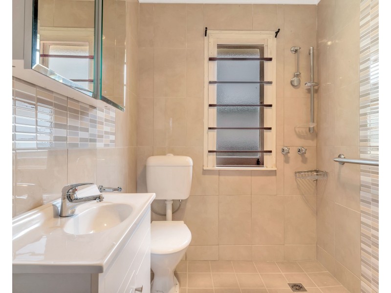 22 Nicholls Street, Warwick Farm NSW 2170